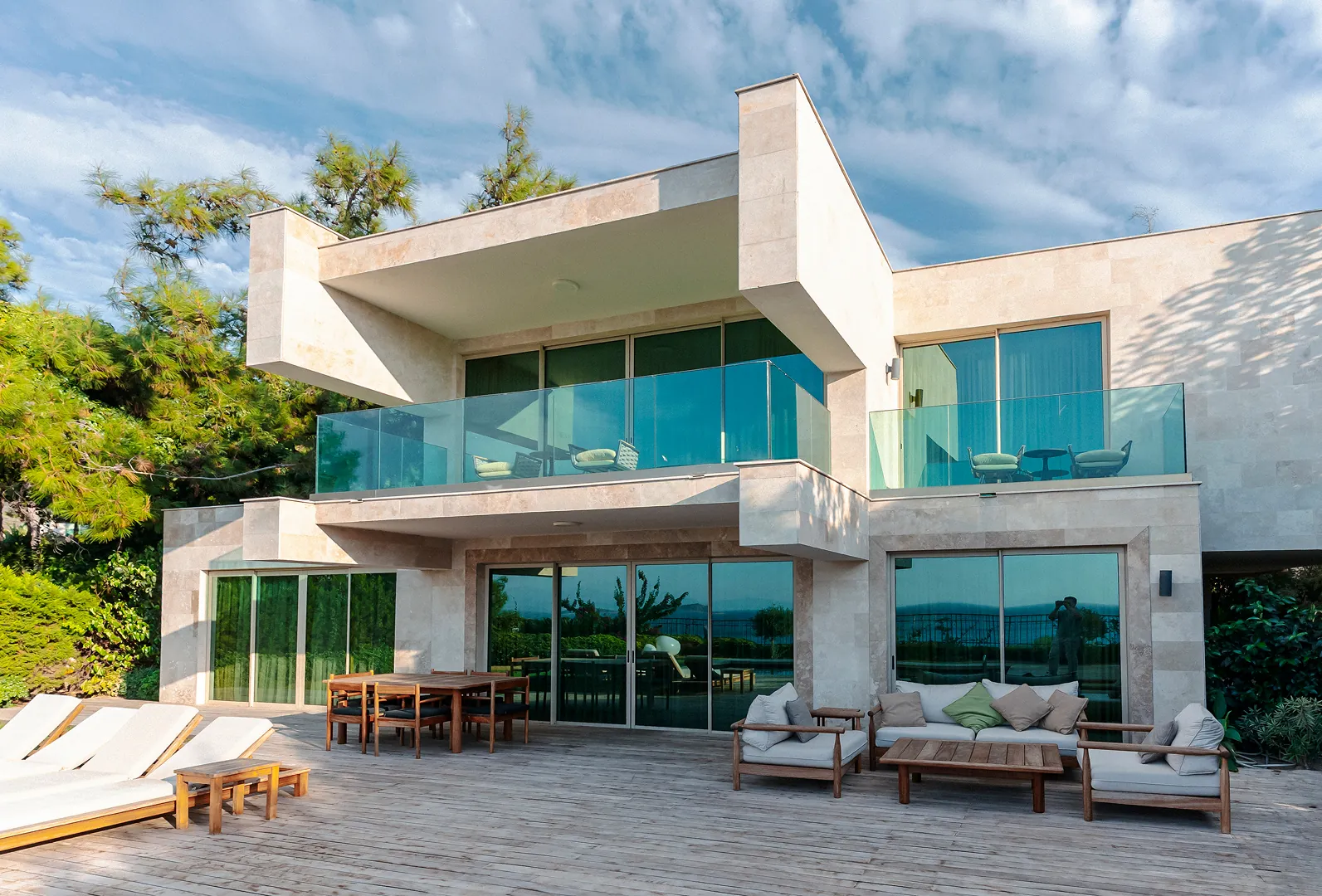 Zeus Villa